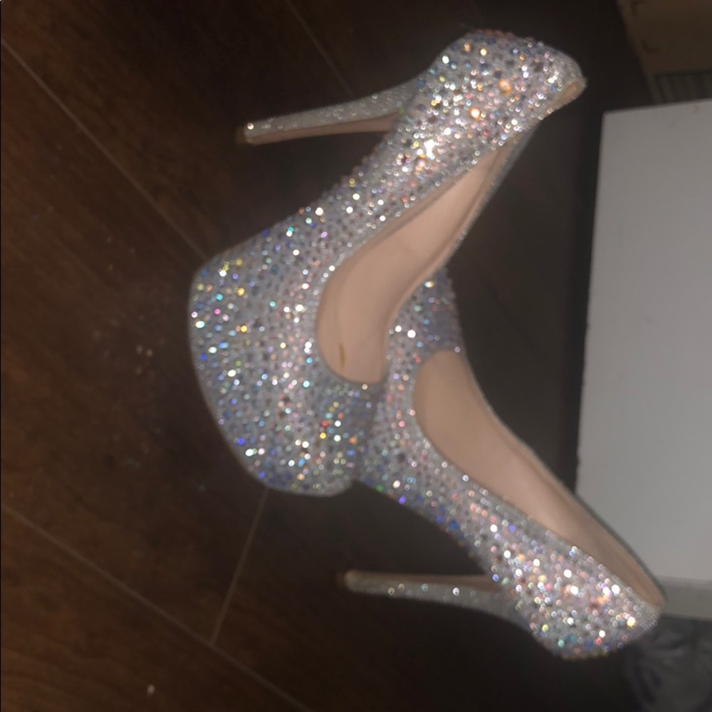 Beautiful silver/iridescent heels